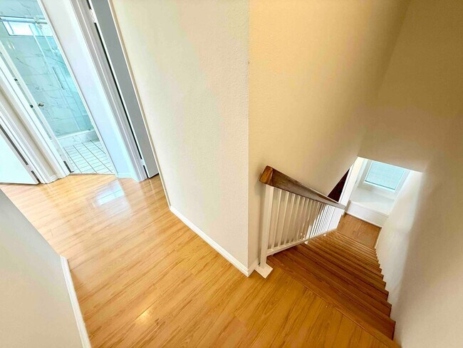 Building Photo - Gated Community - Updated Harbor City Townhome - 3 bed / 2.5 bath
