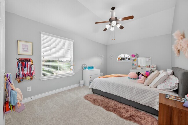 Building Photo - 25214 Evergreen Bend Dr