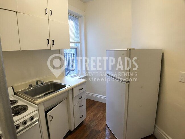 Building Photo - 1 bedroom in Boston MA 02215
