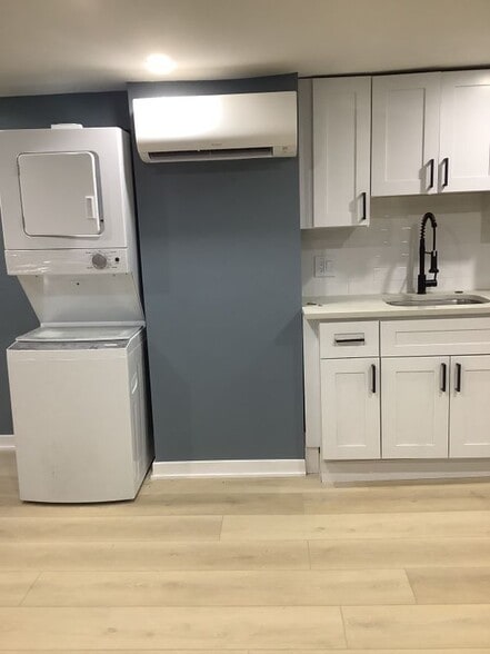 Building Photo - 5009 N Camac St