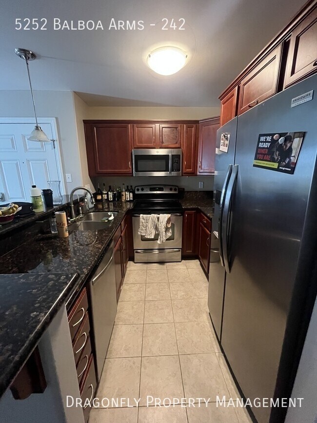 Building Photo - 5252 Balboa Arms Dr