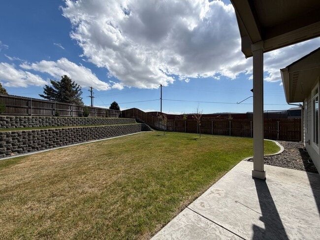 Building Photo - Gorgeous Craftsman Home- 5 bed, 3 Full Bath- Includes Landscaping!