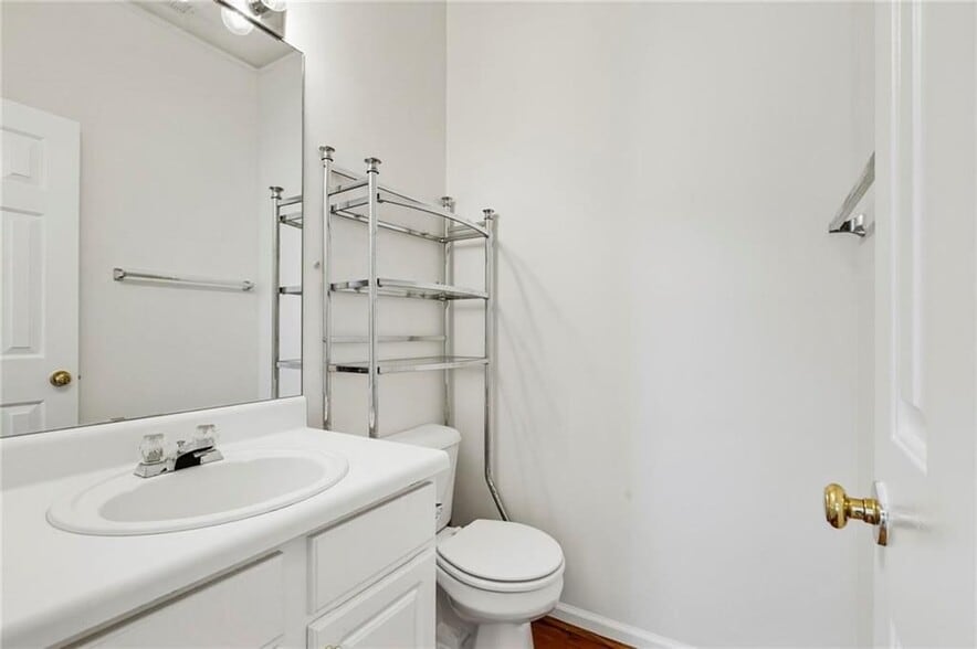 Building Photo - 490 Chippenham Ct