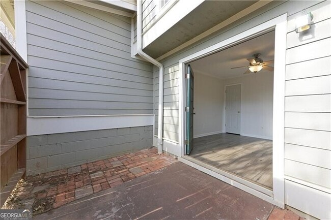 Building Photo - 4943 Meadow Ln