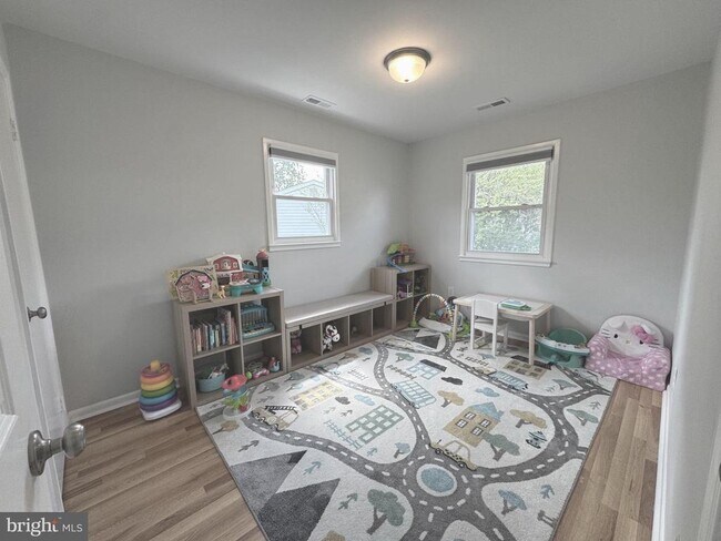 Building Photo - 13203 Hampshire Ct