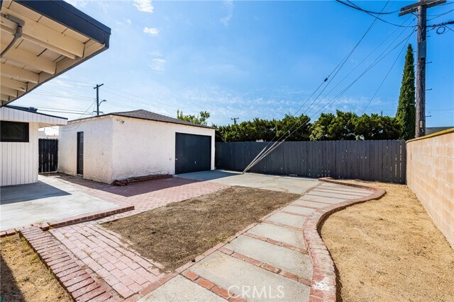 Building Photo - 2024 W 160th St