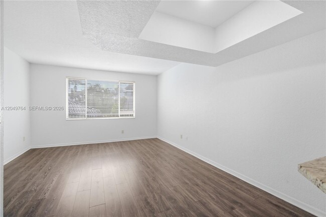 Building Photo - 725 SW 148th Ave