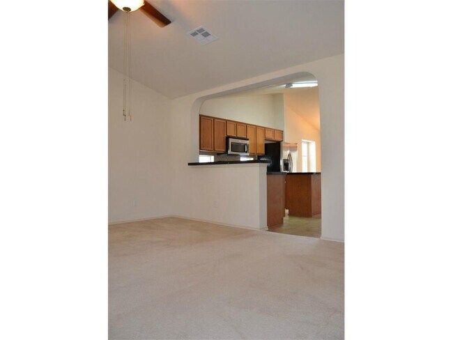 Building Photo - 1511 Legend Oaks Ln