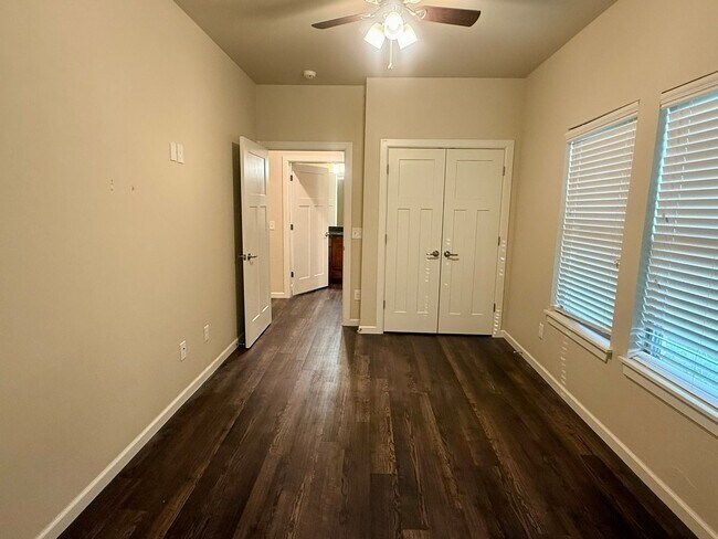 Building Photo - Beautiful 2 Bed 2 Bath! $500 Off First Ful...