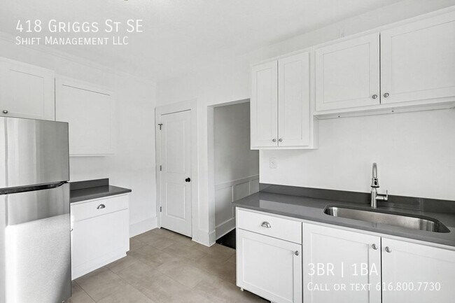 Building Photo - 418 Griggs St SE