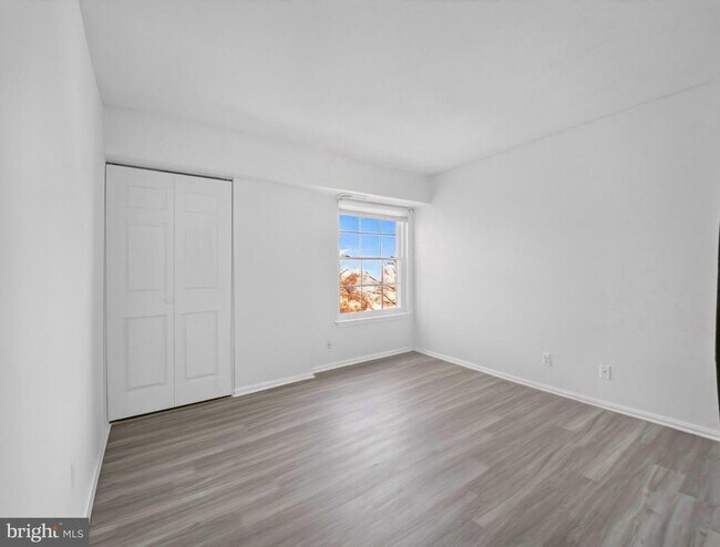 Building Photo - 7680 Tremayne Pl