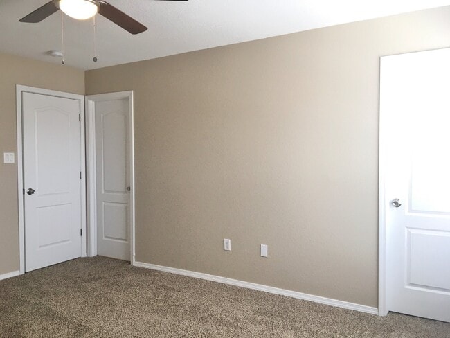 Building Photo - Gated Community - 2BR//2 Story - Cabezon