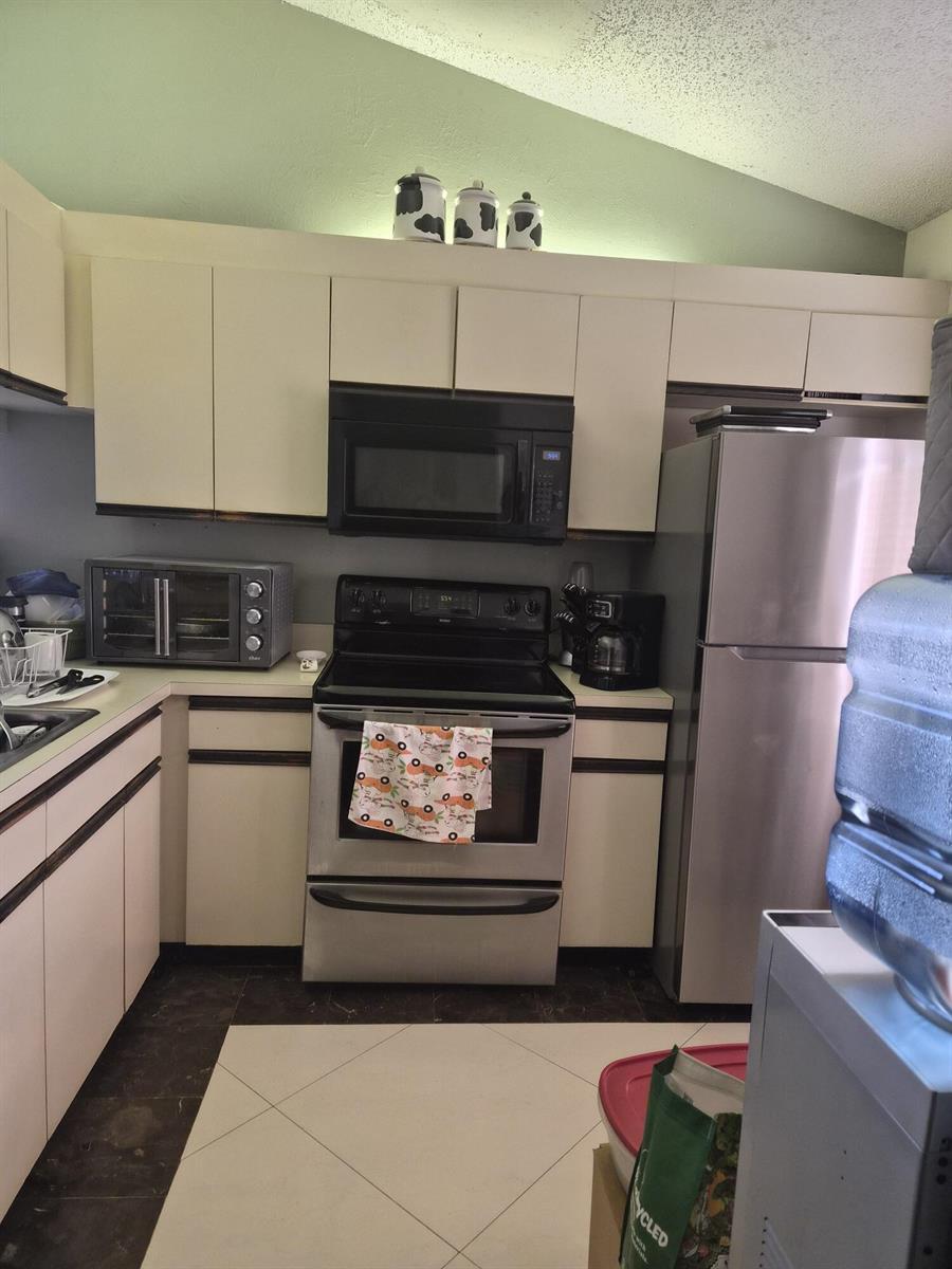 Building Photo - 80 Via de Casas Norte