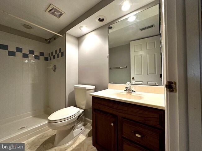Building Photo - 9799 Mock Orange Ct