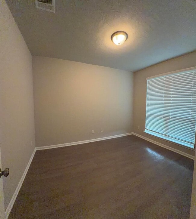 Building Photo - 1841 Basin Trl