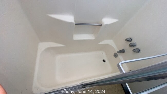 Building Photo - 2 Bed/1.5 Bath Updated Condo Near SMART/Hwy 101/Raleys Shopping Plaza/Washer-Dryer in Unit