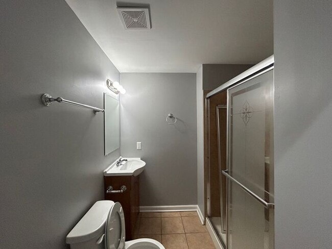 Building Photo - 2 Bedrooms 2 Bathrooms