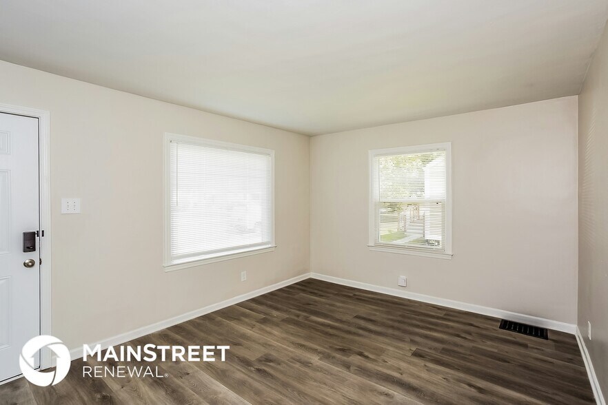 Building Photo - 5301 E 19th Pl