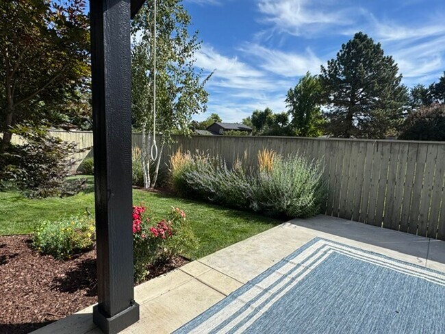 Building Photo - 2435 Bridgewater Way
