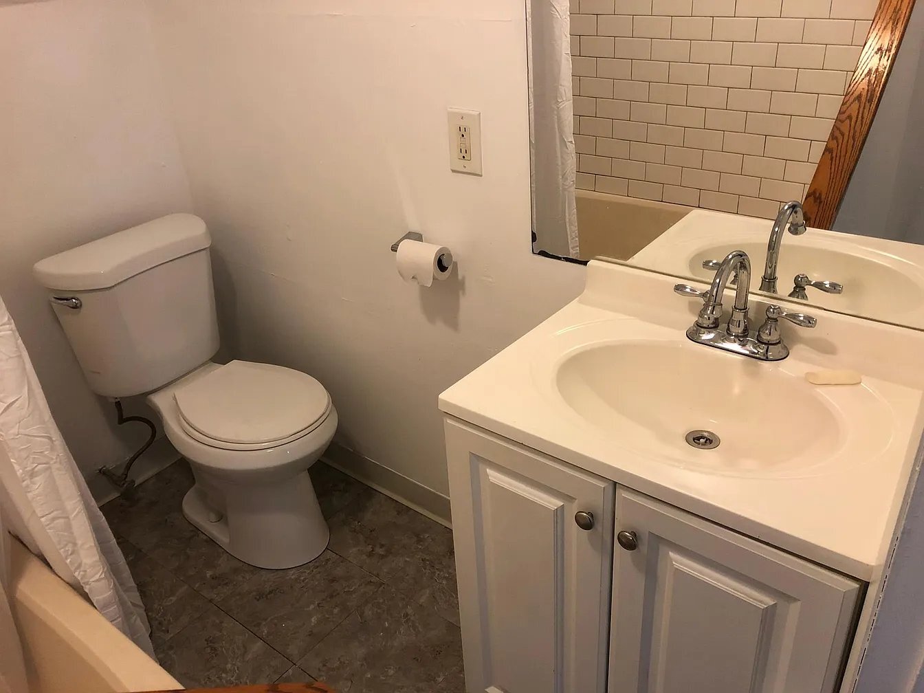 Building Photo - 1741 N Farwell Ave