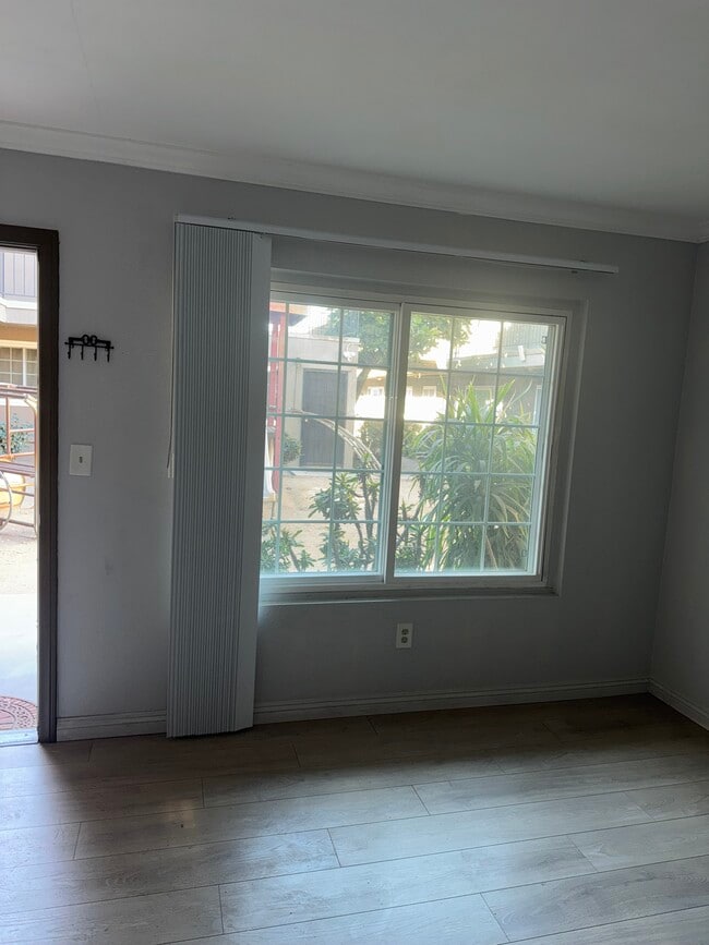 Building Photo - 10109 Buford Ave