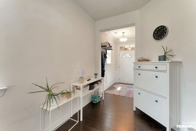 Building Photo - Charming 3BR House in Charlotte