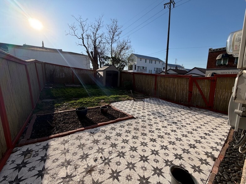 Building Photo - 701 Pierce St