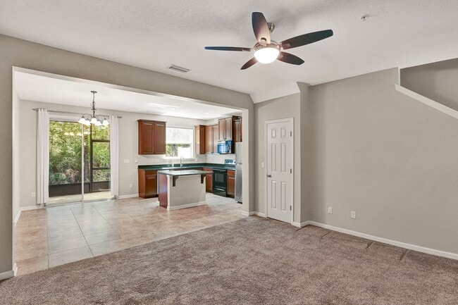 Building Photo - 3 bedrooms, 2.5 bathrooms townhome in St Augustine!
