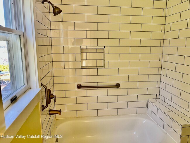 Building Photo - 5265 NY-9G