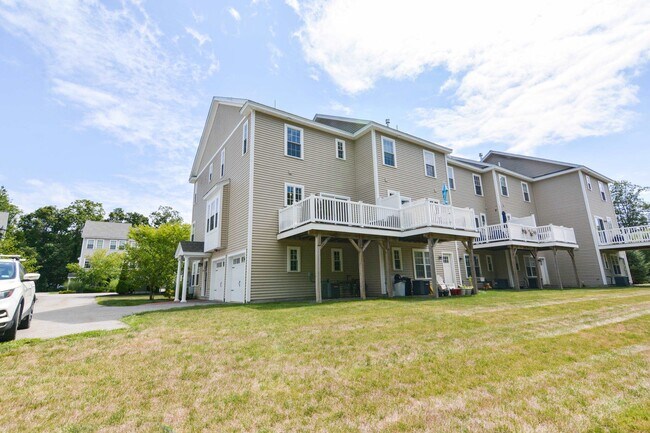 Building Photo - 34 Acadia Ln