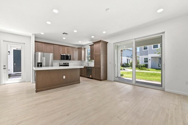 Building Photo - 16404 Mirabell Mnr Ln