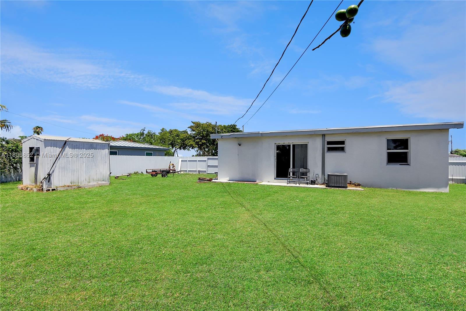 Building Photo - 11040 SW 52nd Dr