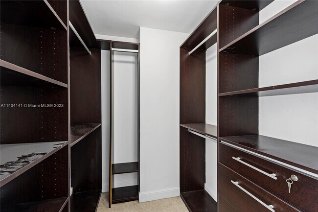 Building Photo - 450 Alton Rd