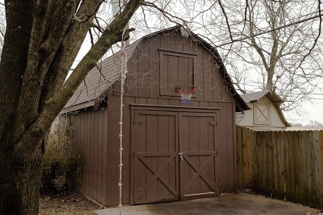 Building Photo - 1911 S Saratoga Ave