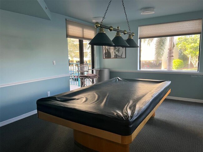 Building Photo - 670 Island Way