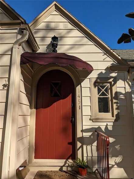 Building Photo - 145 29th Ave N