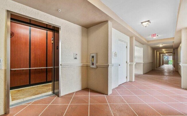 Building Photo - 1309 Tuscany Way