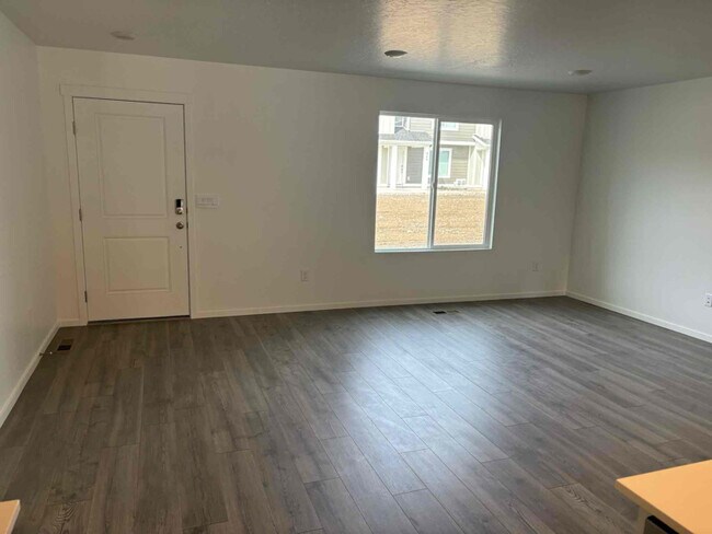Building Photo - 243 Portside Ln