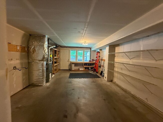 Building Photo - West Seattle Townhome