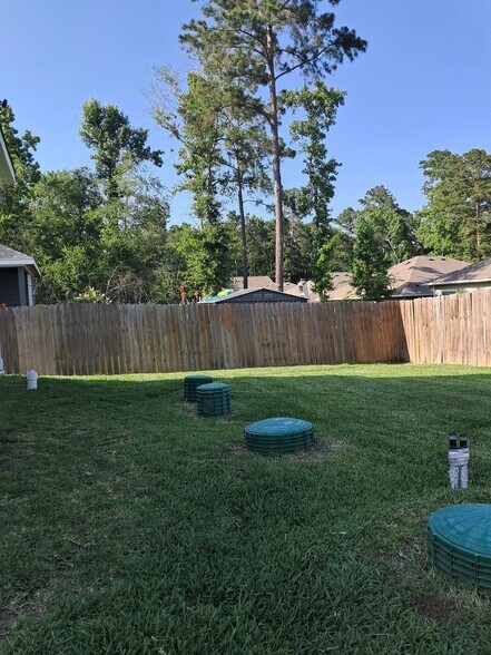 Building Photo - 15834 Beechnut Dr