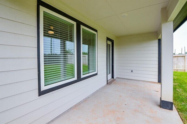 Building Photo - 1218 Isola Bella Dr