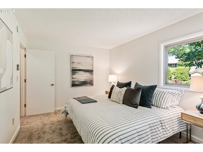 Building Photo - oat8680