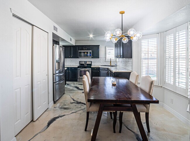 Building Photo - 301 Lienege Rene Ct