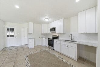 Building Photo - 16722 Moary Firth Dr