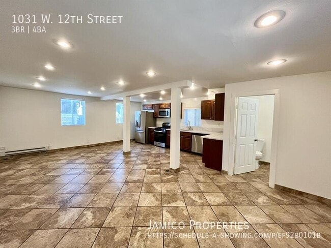 Building Photo - 1031 W 12th St