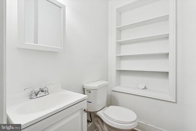 Building Photo - 135 E Miner St