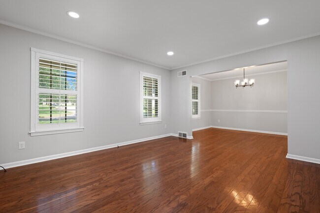 Building Photo - 1539 Brookside Dr