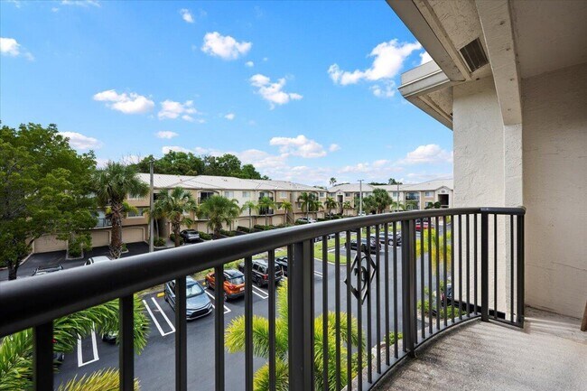Building Photo - 800 Crestwood Ct S