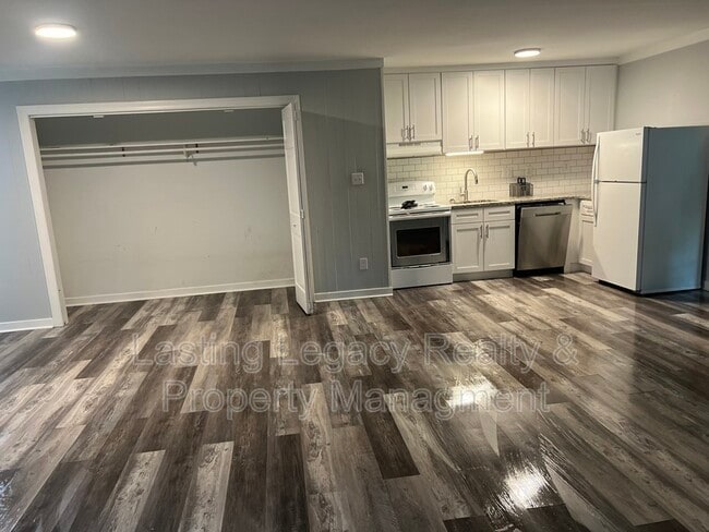 Building Photo - 2333 15th St NE