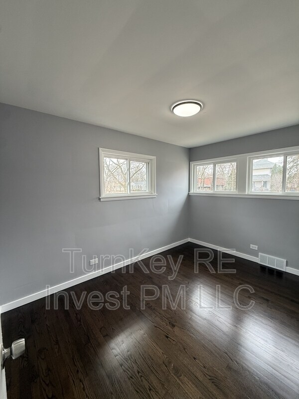 Building Photo - 18227 Center Ave